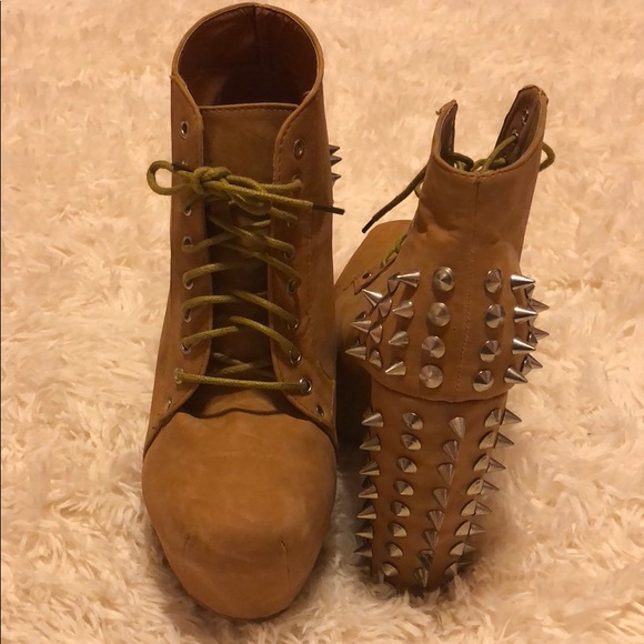 Refresh & Camel Platform Spiked Booties in size 10 - Picture 2 of 2